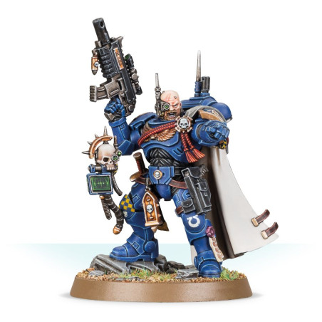 Captain in Phobos-Rüstung