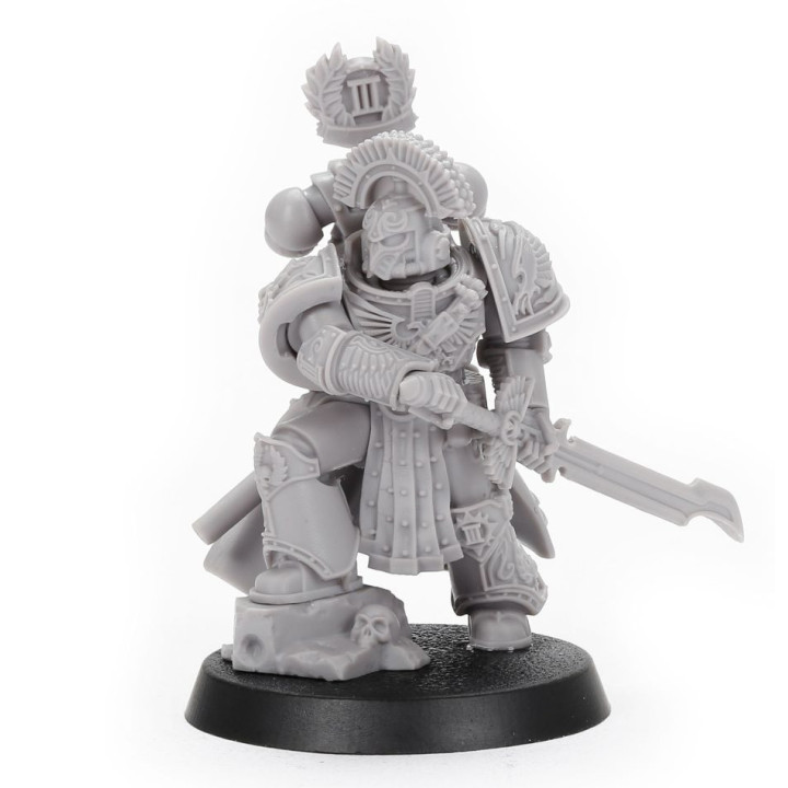 Saul Tarvitz - Captain of the Emperor's Children 10th Company - LEGIONES ASTRATES TRAITOR