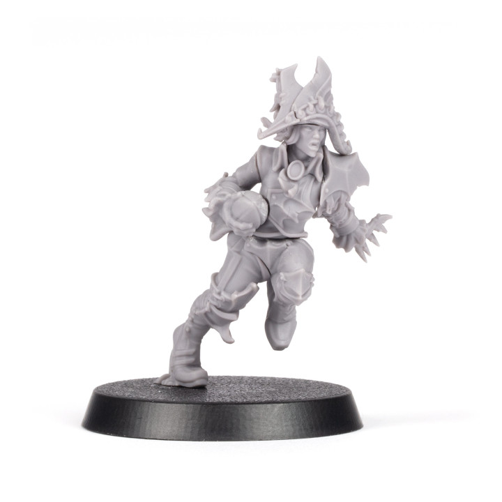 'Captain' Karina von Riesz - BLOOD BOWL
