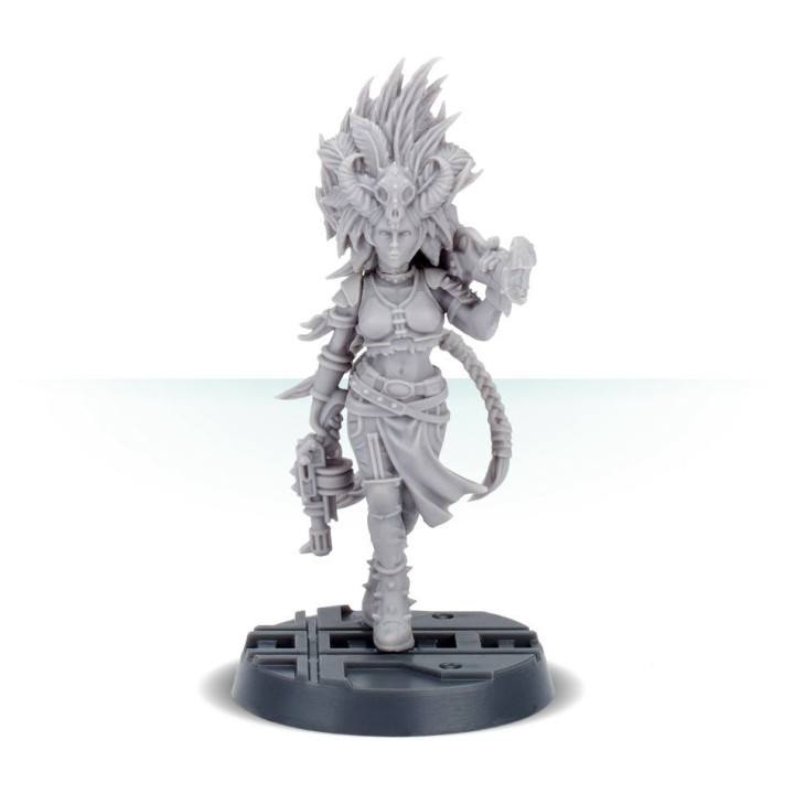 Kria the Huntress, House Escher Bounty Hunter - NECROMUNDA